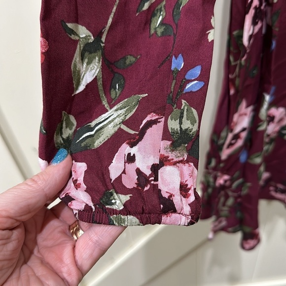 NWT Bebe floral flirty dress. Size small - Picture 4 of 7